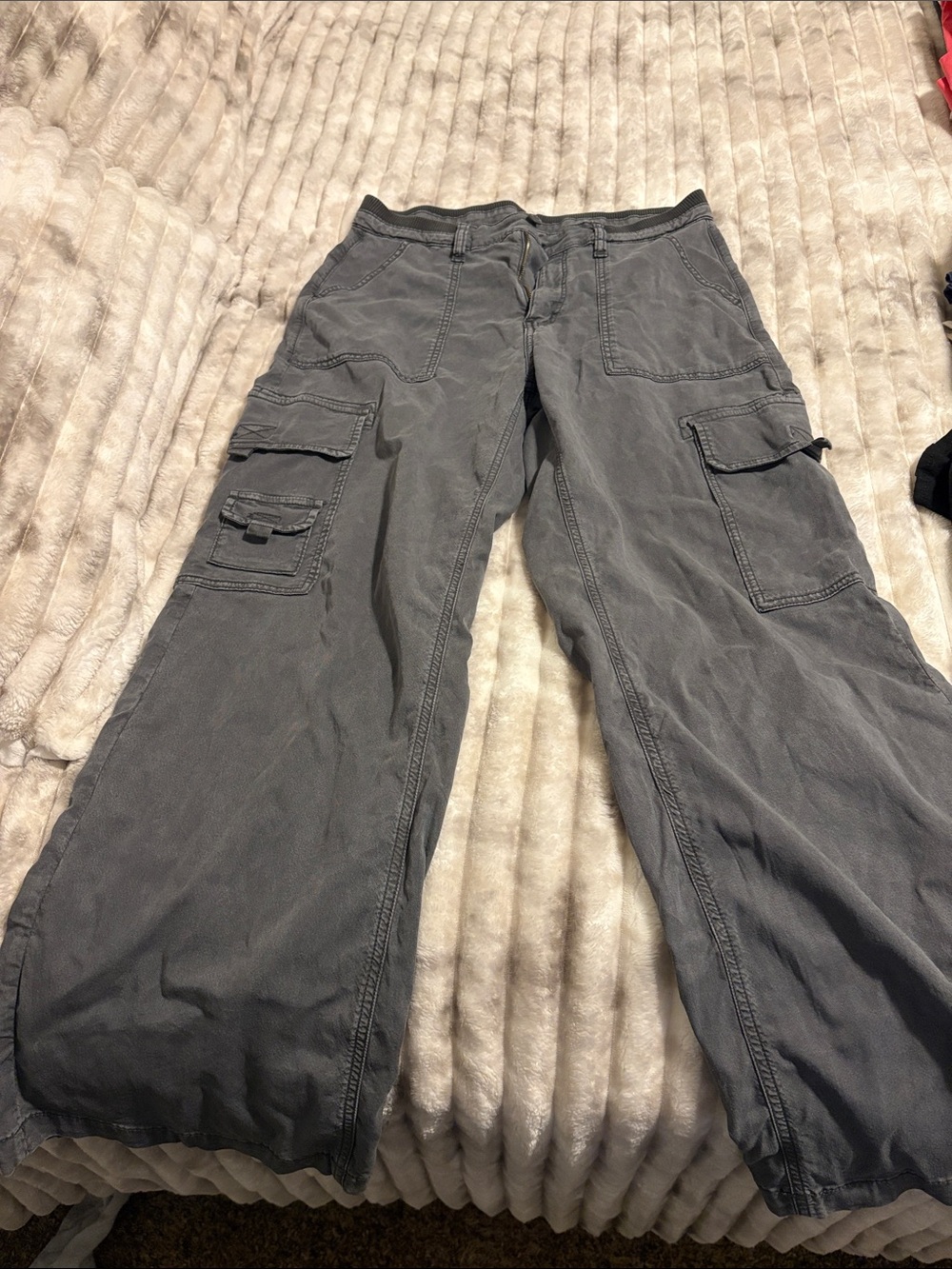 American Eagle Outfitters Gray Wide-Leg Cargo Pants